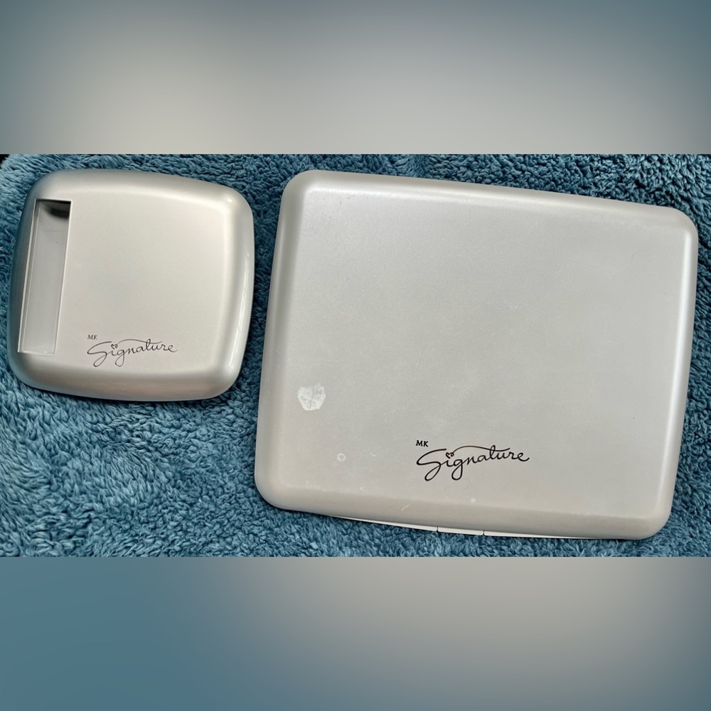 GUC Mary Kay Signature Refillable Compact Set (1 large FILLED & 1 medium EMPTY)
